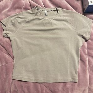 Skims vintage raglan cropped shirt